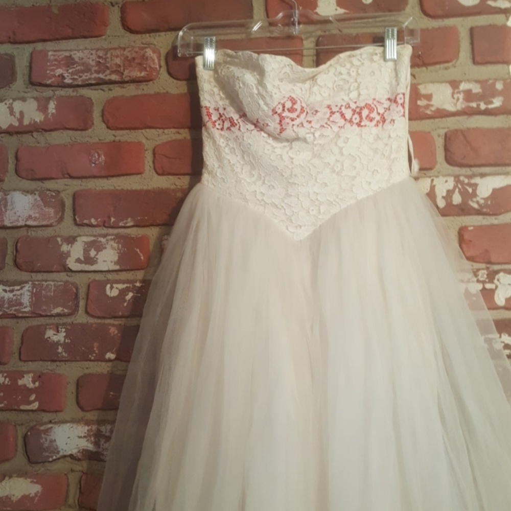 Vintage white dress with red bow